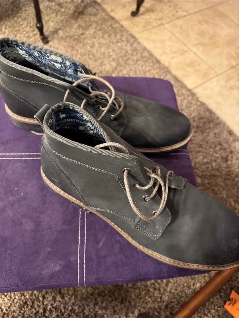 Men's Penguin Gray Lace-Up Chukka Boots size 10.5